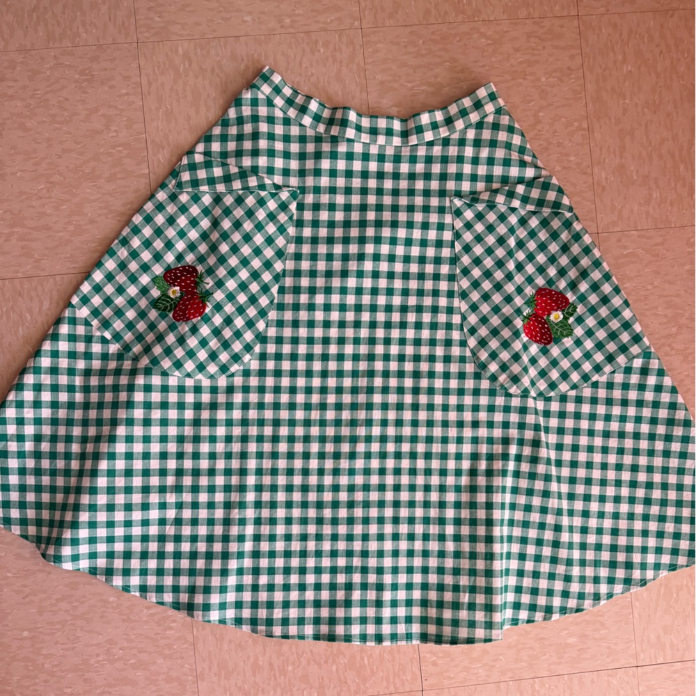 Collectif Veronica Strawberry Gingham Swing Skirt